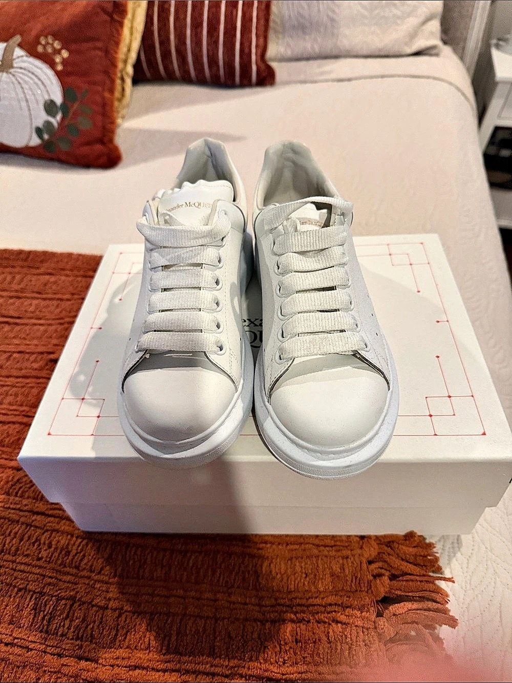 Alexander McQueen Larry Sneaker White Sneakers US 7 Like New